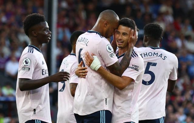 EPL 2016-17: West Ham crush Tottenham Hotspur's title dream, Chelsea on  verge of becoming Champions