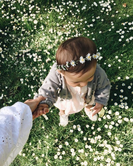 Coiffure petite fille baptême