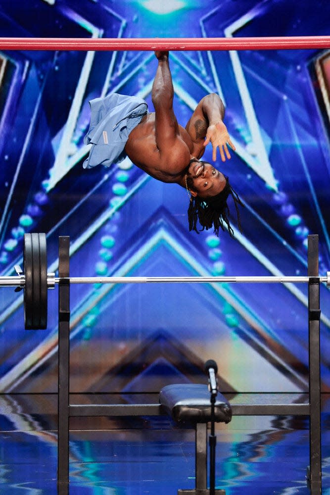 Disabled athlete Zion Clark, who has no legs due to having the disorder caudal regression syndrome, deftly navigated an obstacle course onstage.