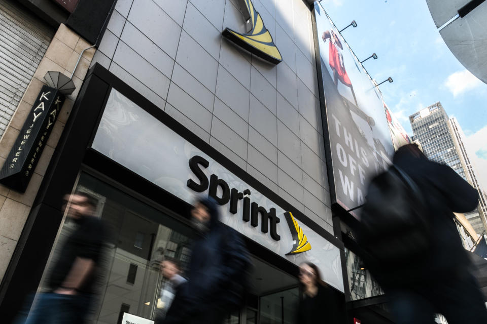 Sprint isn't pinning all its 5G hopes on a single LG smartphone. The carrier