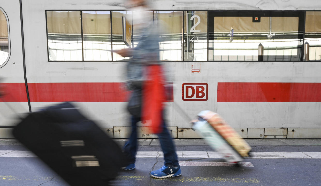  L’instauration d’un Pass Rail à l’allemande était une volonté de l’ex-ministre aux Transports Clément Beaune, mais l’idée a été détricotée par son successeur, Patrice Vergriete (photo d’illustration prise en gare de Stuttgart en août 2021).