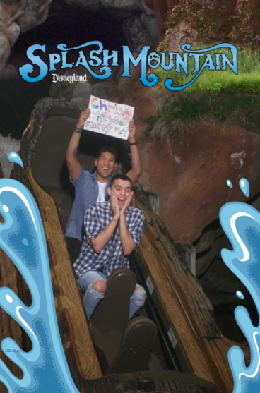 Esta imagen inmortaliza una pedida de matrimonio en el Splash Mountain de Disneyland. Foto: Reddit