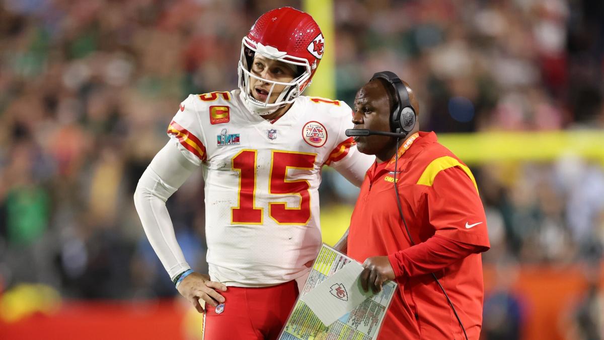 Tyreek Hill says Chiefs' Eric Bieniemy inspired playoff win vs. Bills