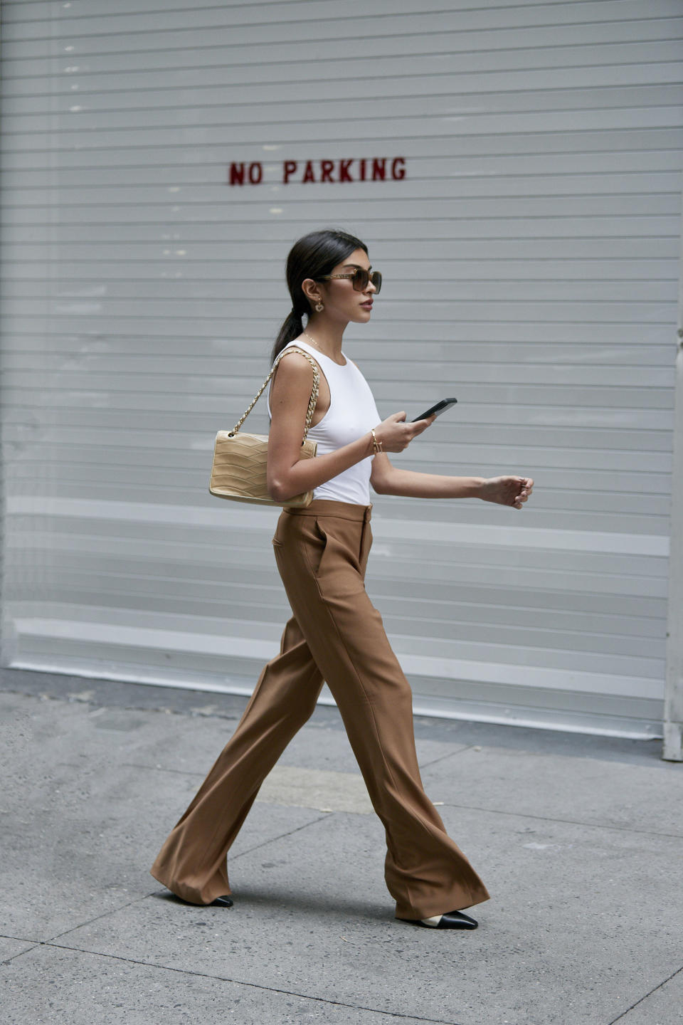 STYLECASTER | Minimalist Outfits