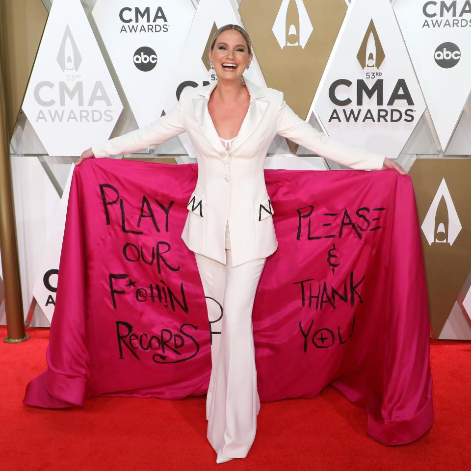 <h1 class="title">The 53rd Annual CMA Awards - Arrivals</h1><cite class="credit">Getty Images</cite>