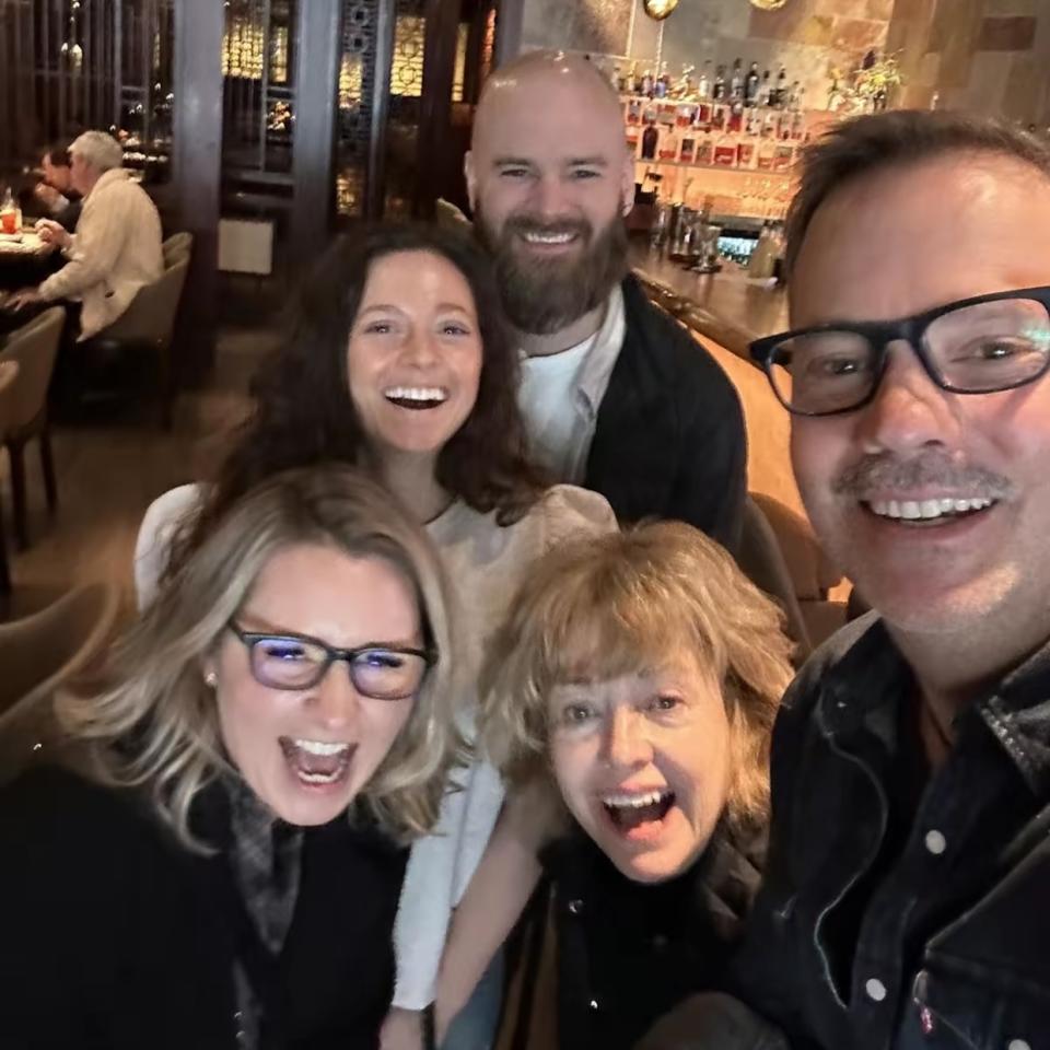 David Gallagher (Simon), Mackenzie Rosman (Ruthie), Beverley Mitchell (Lucy), Catherine Hicks (Annie) and Barry Watson (Matt) <cite>Beverley Mitchell/Instagram</cite>