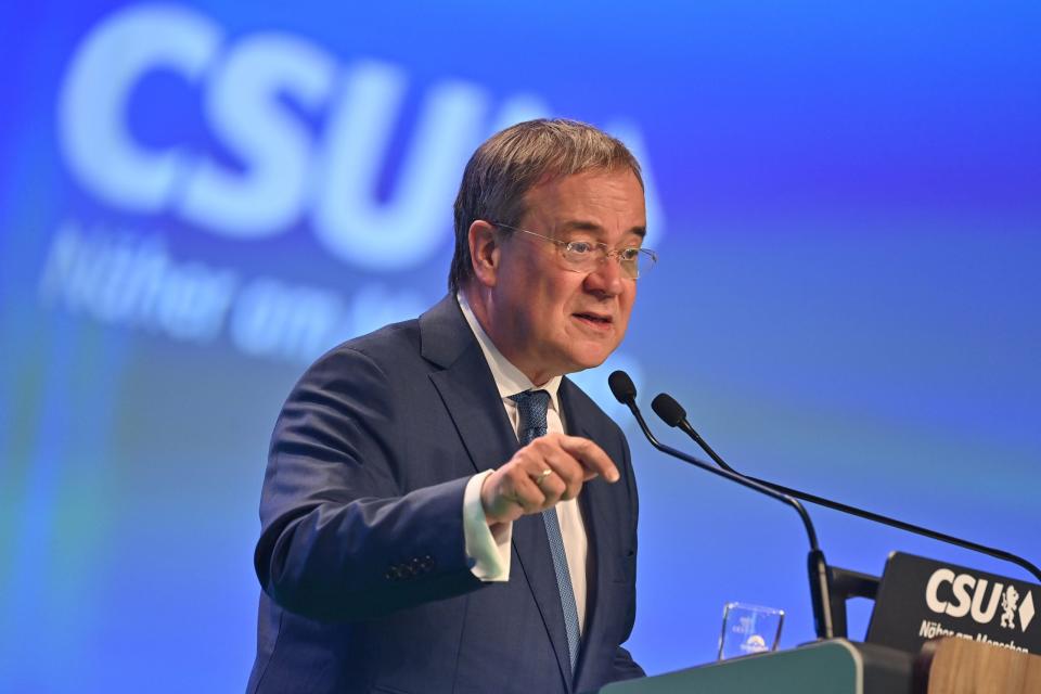 Armin Laschet erhielt für seine Rede beim CSU-Parteitag minutenlangen Applaus