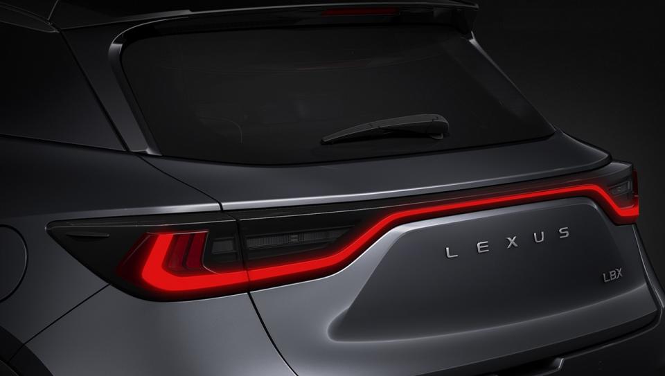 El nuevo Lexus tiene la máxima seguridad, con 8 airbags.