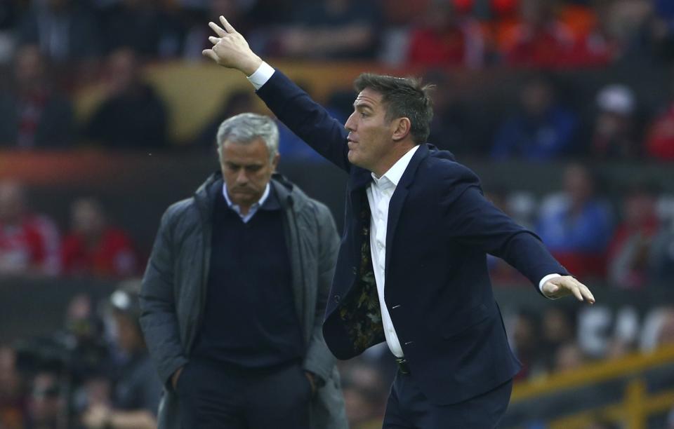 <p>Celta Vigo coach Eduardo Berizzo and Manchester United manager Jose Mourinho </p>