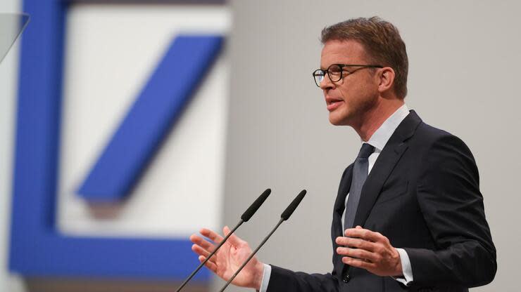 Der Vorstandsvorsitzende der Deutschen Bank bei der Hauptversammlung im Mai. Foto: dpa