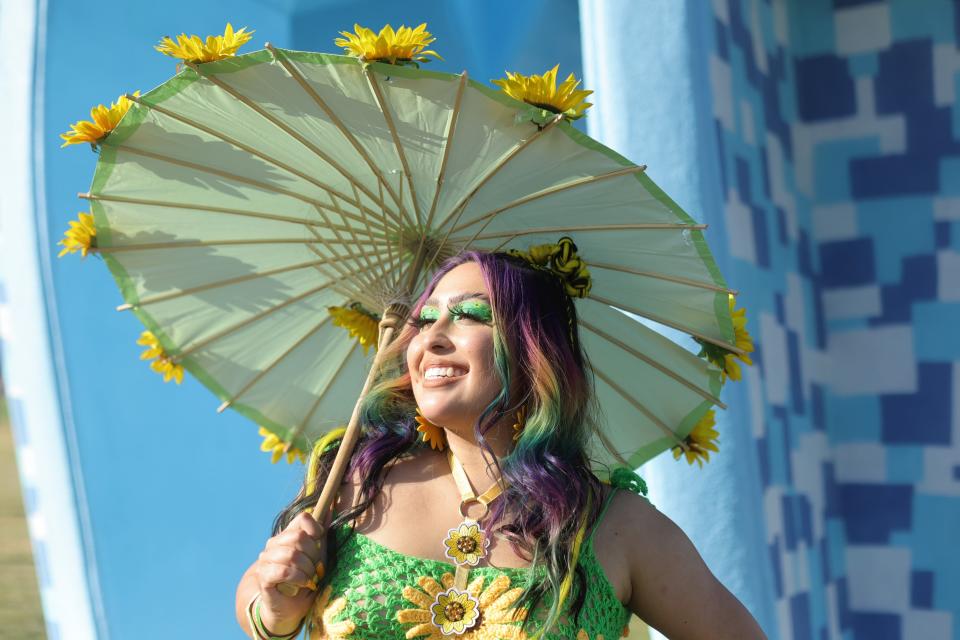 Everything is sunshine and sunflowers at Coachella.