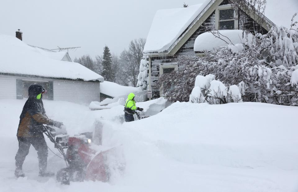 TRUCKEE, CALIFORNIA - MARCH 02: A worker uses a snowblower in front of a home north of Lake Tahoe during a powerful multiple day winter storm in the Sierra Nevada mountains on March 02, 2024 in Truckee, California. Blizzard warnings were issued with snowfall of up to 12 feet and wind gusts over 100 mph expected in some higher elevation locations. Yosemite National Park is closed and a 50-mile stretch of Interstate 80 was shut down yesterday due to the storm. (Photo by Mario Tama/Getty Images) ORG XMIT: 776114505 ORIG FILE ID: 2053574833