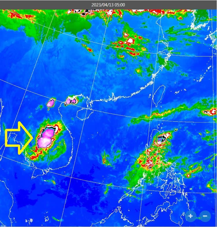 中南半島紫色一大片，鄭明典表示，這樣的強對流還不會很快轉移到台灣附近。（圖／翻攝自鄭明典臉書）