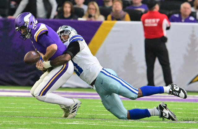 Vikings T Christian Darrisaw Suffers Concussion, Likely To Miss