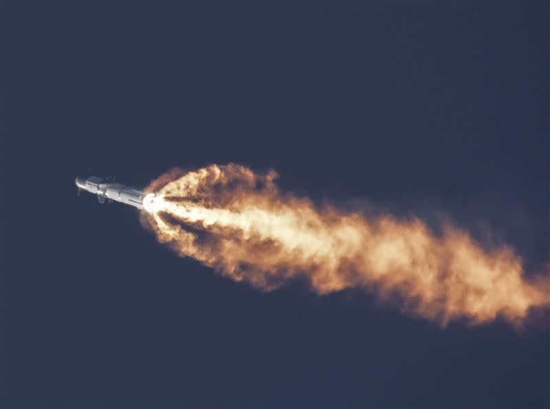 火箭在空中爆炸解體。（圖／翻攝自SpaceX推特）