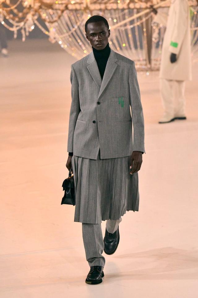 Louis Vuitton's FW22 Runway Honors Virgil Abloh