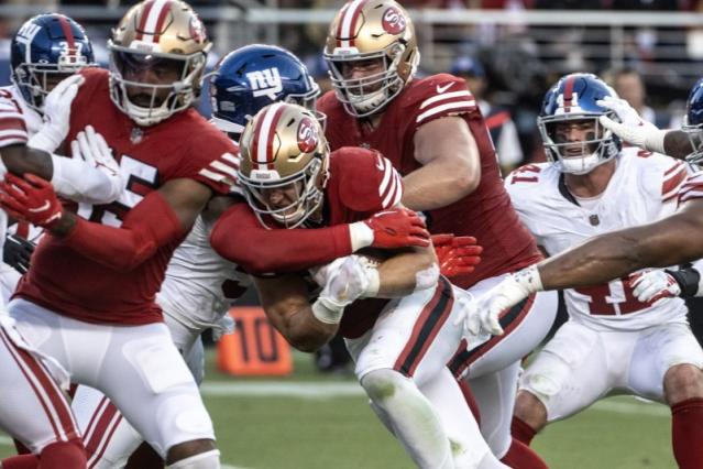 McCaffrey, Samuel lead 49ers past Giants for 3-0 start