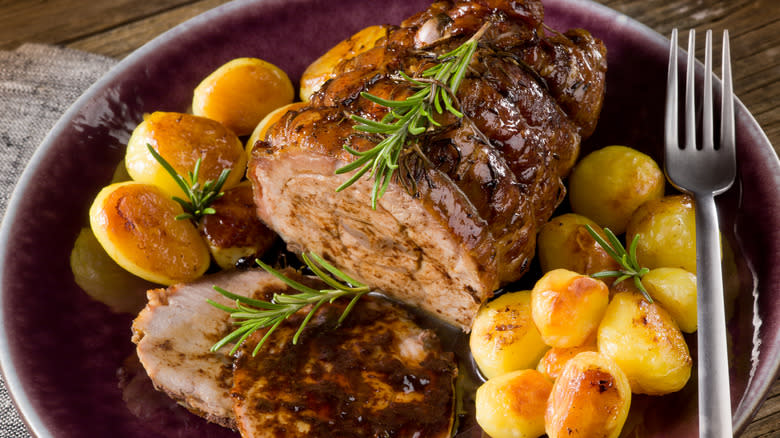 roast meat with potatoes