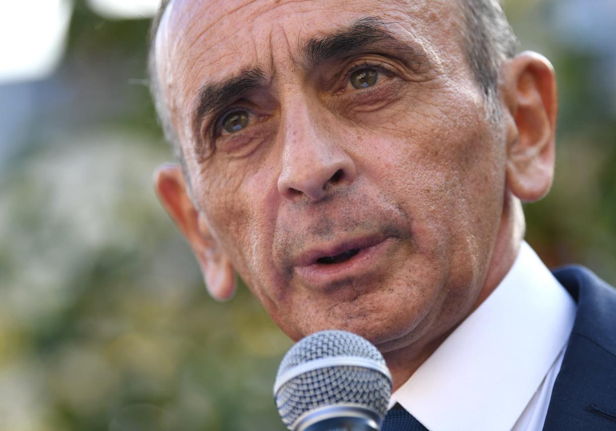 Eric Zemmour s'exprime place Samuel Paty lors d'un rassemblement organisé par Reconquête, à Paris, le 15 octobre 2022 - Bertrand GUAY / AFP