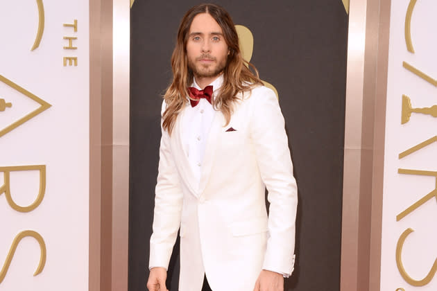 Gesprächsstoff: Jared Leto mit offenem Haar. Im Vorfeld wurde spekuliert er würde die Haare streng zurückgegelt tragen. (Bild: Getty Images)