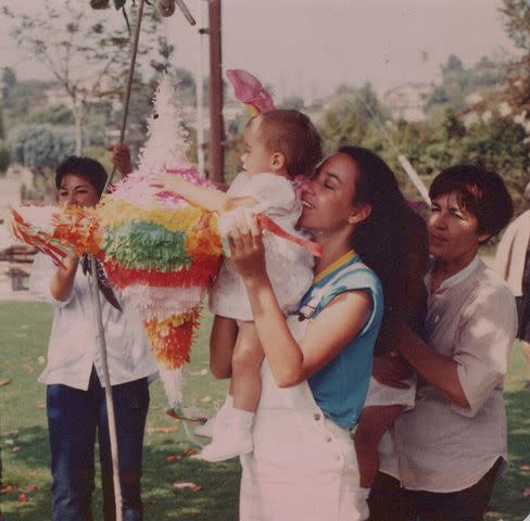 <p>Alejandra Campoverdi</p> Alejandra Campoverdi and her family