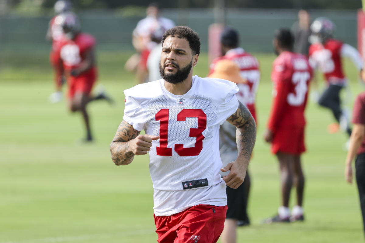 Mike Evans gives Bucs deadline for new deal: 'The ball is in the