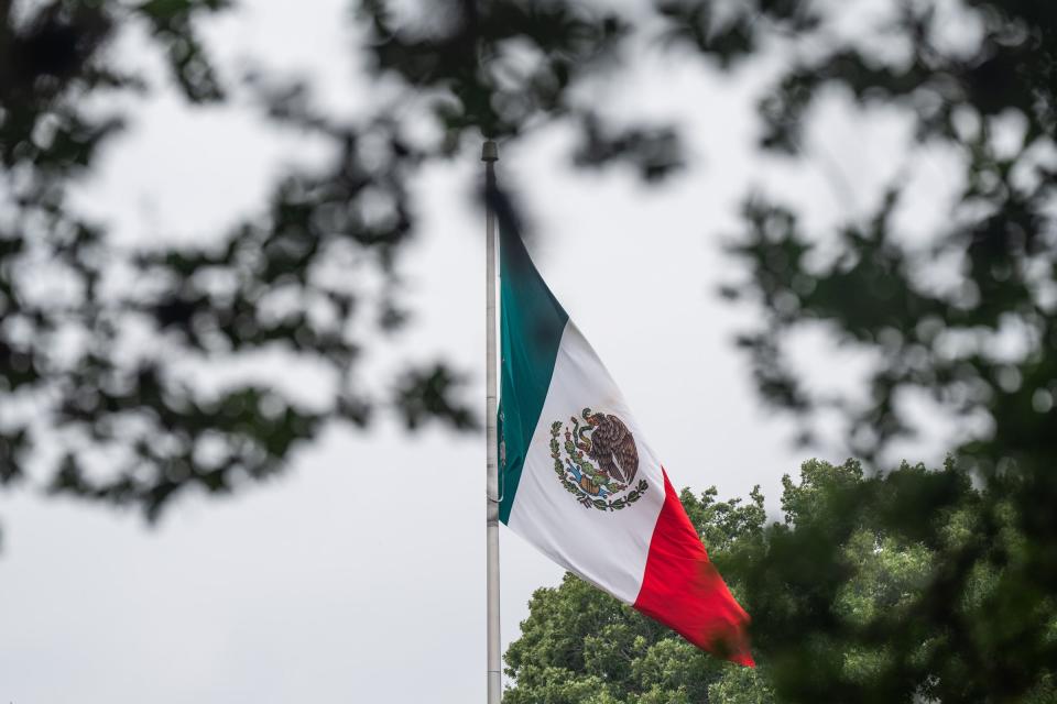 Las elecciones del domingo en México fueron las primeras presidenciales en las que los mexicanos en el extranjero pudieron votar en persona, aunque sólo en 20 centros de votación designados.