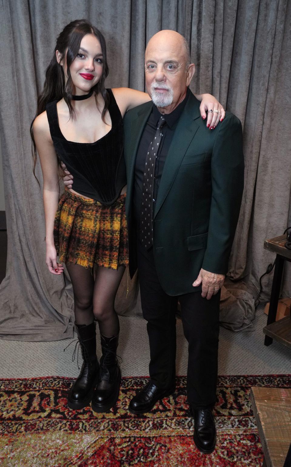 <h1 class="title">Olivia Rodrigo and Billy Joel pose backstage at Madison Square Garden on August 24, 2022 in New York City. </h1><cite class="credit">Kevin Mazur/Getty Images</cite>