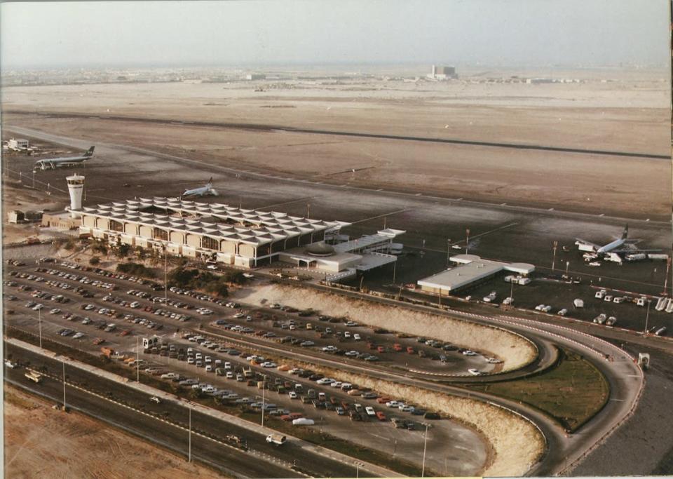 <p>An aerial shot of the Dubai Airport - 1970s.</p> <p>(Images and information source: http://www.dubaiairport.com)</p>