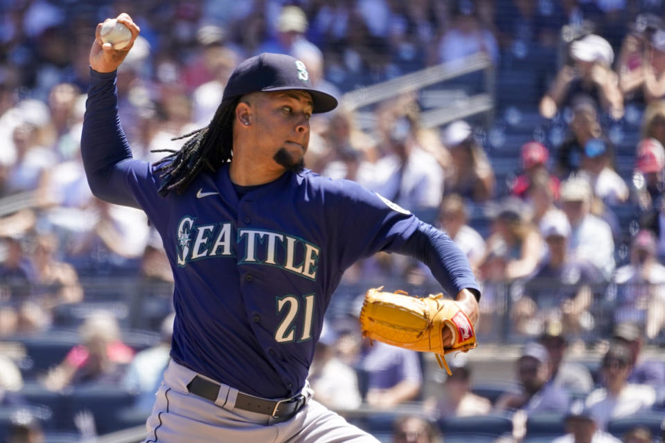 Seattle Mariners starting pitcher Luis Castillo delivers against the New York Yankees in the first inning of a baseball game, Wednesday, Aug. 3, 2022, in New York. (AP Photo/Mary Altaffer)