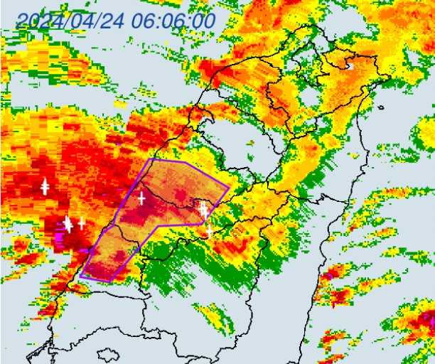 氣象署針對「苗栗縣、台中市、彰化縣」發布大雷雨即時訊息，持續時間至08時15分止。（圖／氣象署）