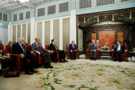 China's Premier Li Keqiang (R) speaks next to Tennessee Senator Lamar Alexander (2nd R) during a meeting with a group of U.S. Republican senators and Congress members at Zhongnanhai leadership compound in Beijing, China, November 1, 2018. REUTERS/Jason Lee/Pool