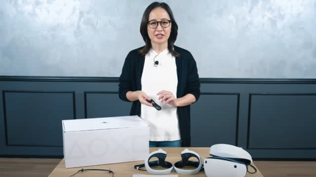 PSVR 2 Unboxing Video Shows What's Included (And What Isn't)