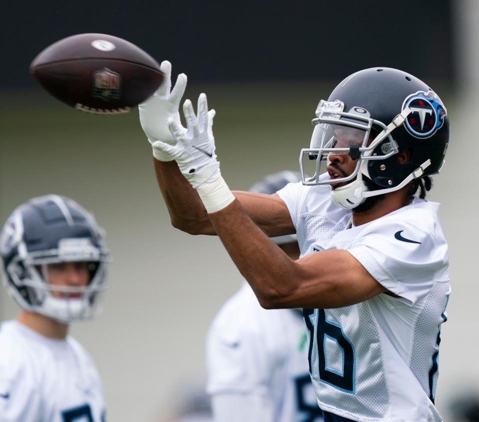 Tennessee Titans wide receiver Josh Malone (86) pulls in a catch during practice at Saint Thomas Sports Park Tuesday, May 24, 2022, in Nashville, Tenn. 