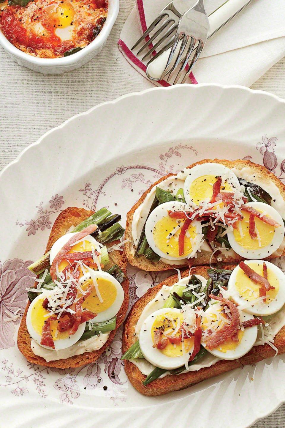 Country-Ham-and-Egg Toasts