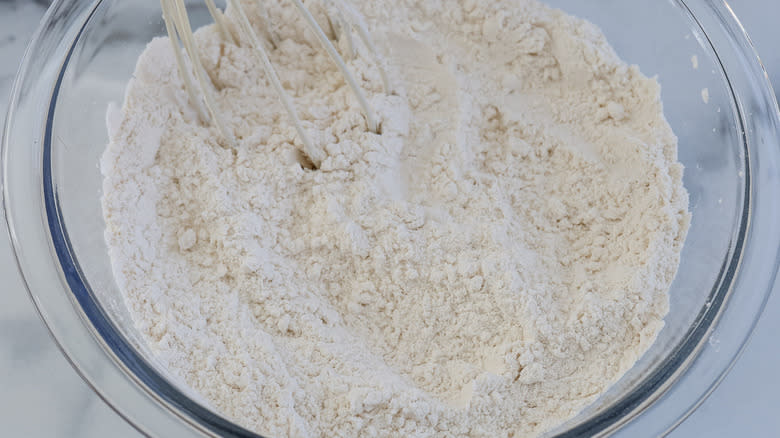 flour in clear bowl