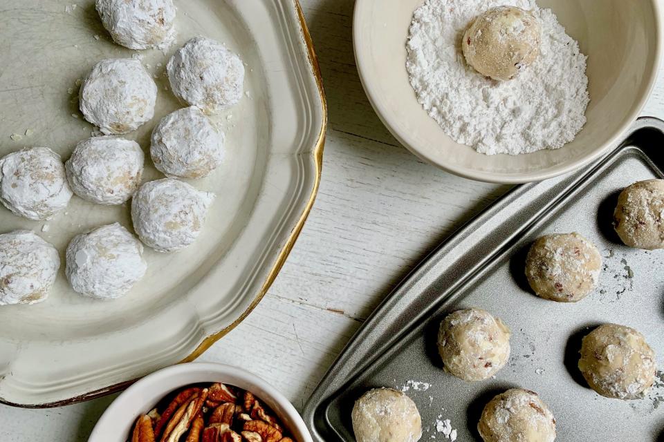 Pecan Snowball Cookies