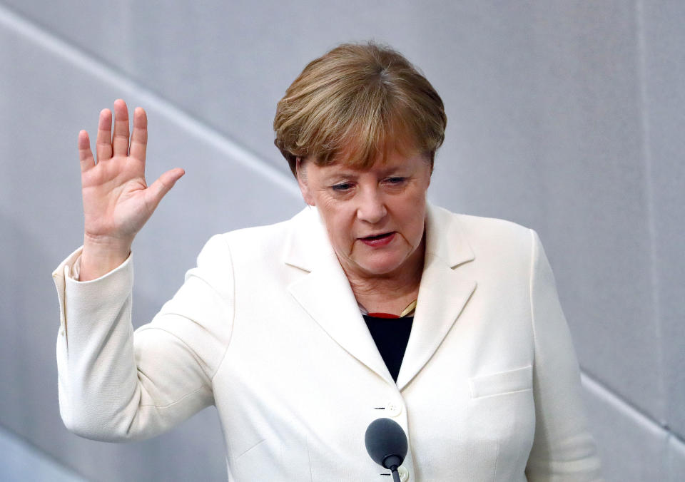 Bundeskanzlerin Angela Merkel bei ihrer Vereidigung. (Bild: Michael Kappeler/dpa)