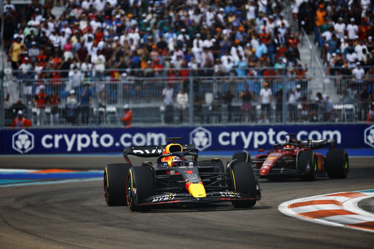 Verstappen le ganó el duelo a Leclerc sobre el final y se quedó con el Gran Premio de Miami