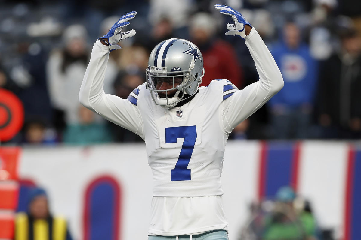 Dallas safety Byron Jones (31) celebrates his interception for a touchdown  during the fourth quarter against the Washington Redskins at FedEx Field on  October 29, 2017 in Landover, MD. Dallas won 33-19.