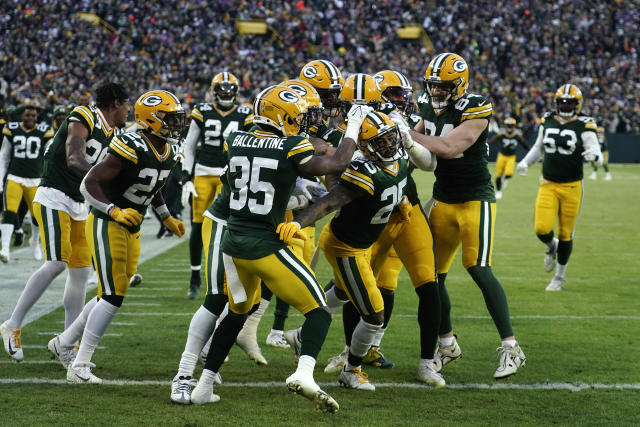 Vikings cruise past Packers after Rodgers injury