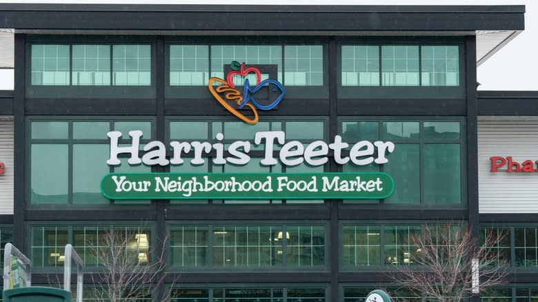 Exterior of Harris Teeter