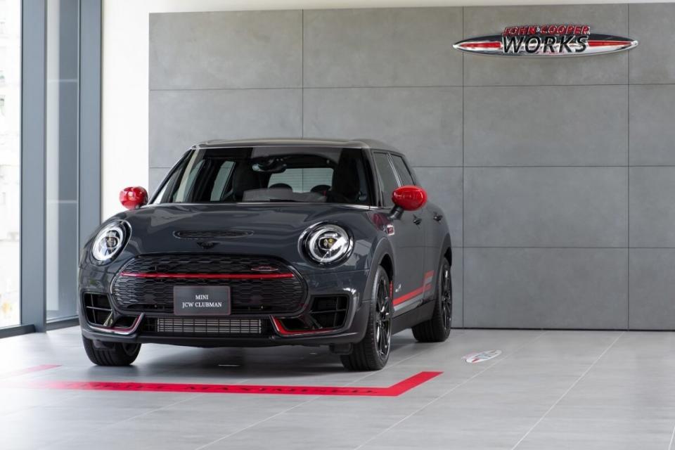 mini-john-cooper-works-clubman-all4-challenger-edition