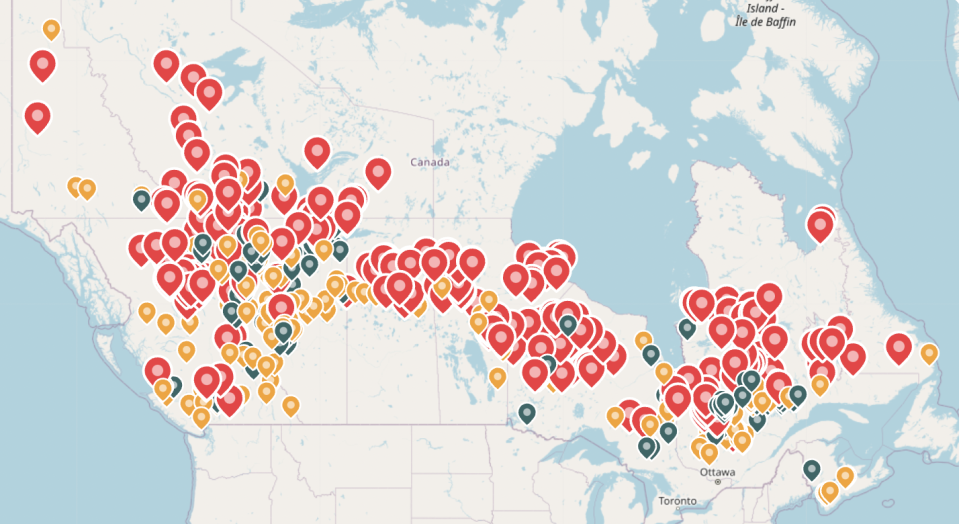 Hundreds of wildfires are burning across the breadth of Canada this week as air quality plummeted (CIFFC)