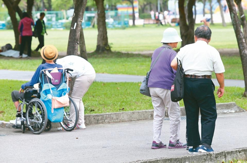 台灣正式宣告邁入「高齡社會」。