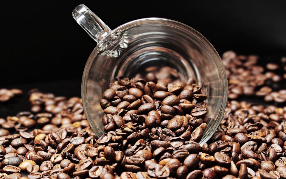 民眾一天最好不要喝超過兩杯咖啡。（示意圖／Pixabay）