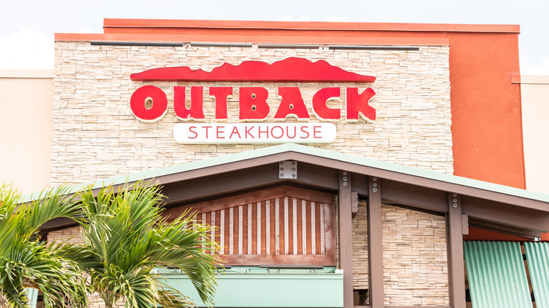 Outback steakhouse restaurant facade