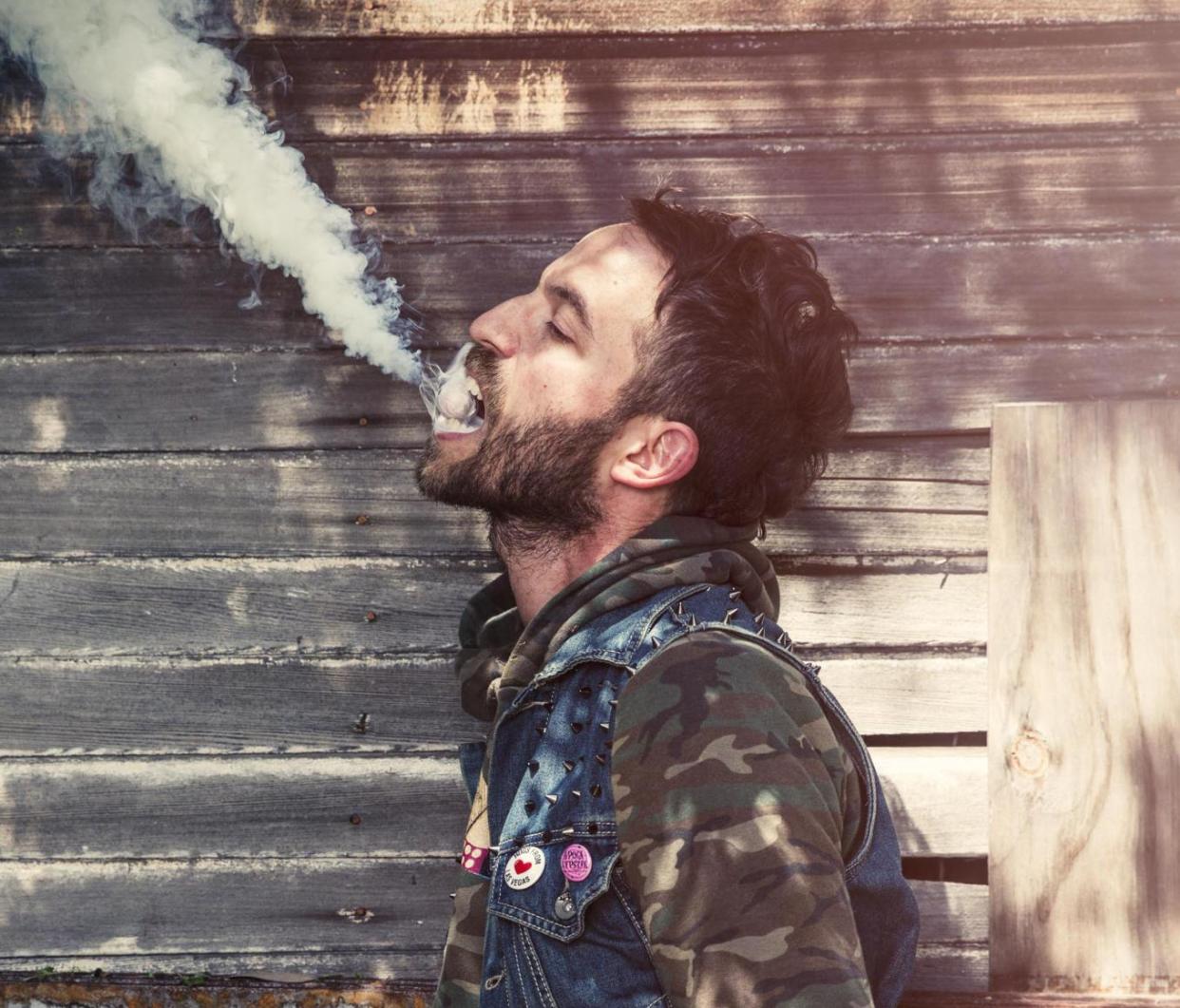 Mondo Cozmo (Josh Ostrander): Travis Shinn