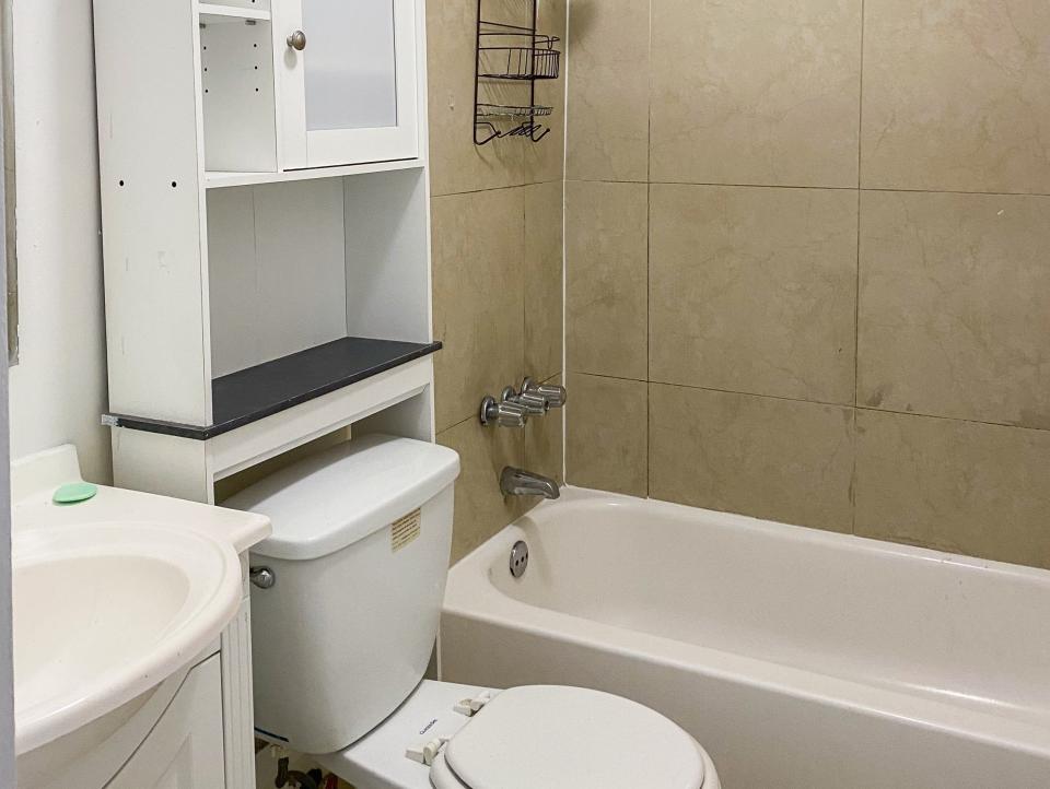 A view of the full bathroom in the Miami apartment