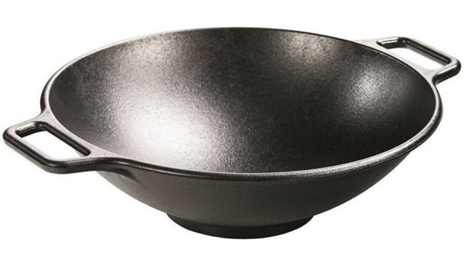 Save $40 on this heavy-duty Lodge wok. (Photo: Walmart)